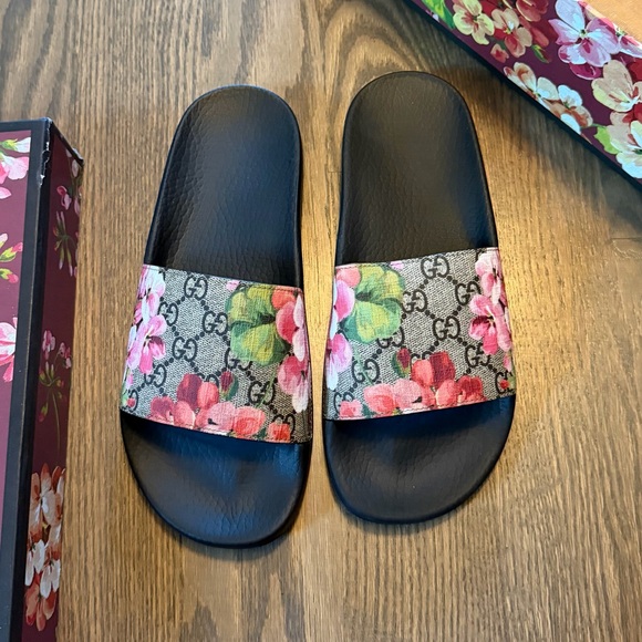 GG Supreme Monogram Blooms Slide Sandals Multicolor - Picture 2 of 6